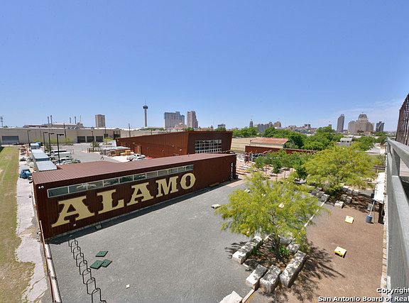 3rd image of 422 Hays St APT 2