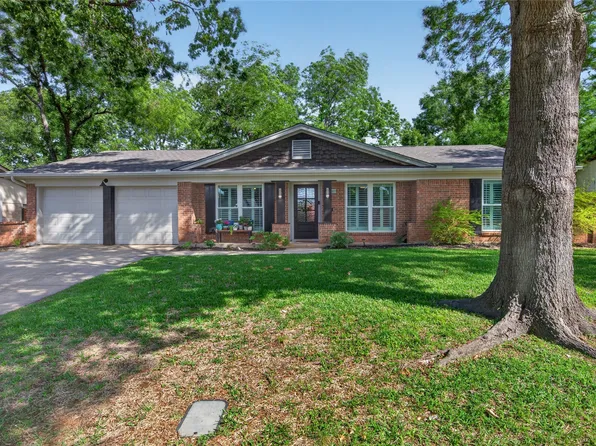 1917 Mesquite Trl, Hurst, TX 76054