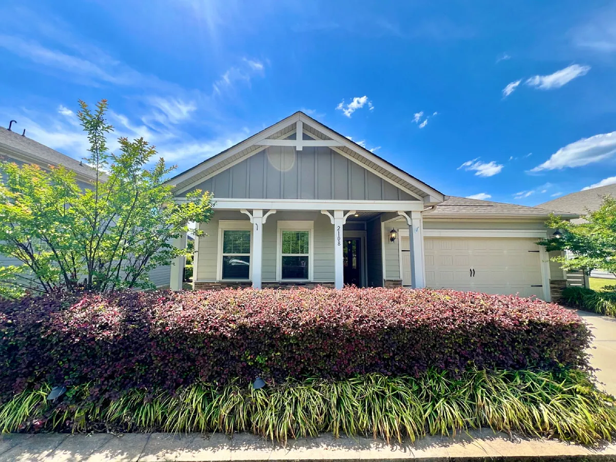 Building Photo - 2108 Poplar Ridge Dr