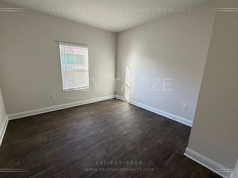 14930 Dayton Cir — Photo 12