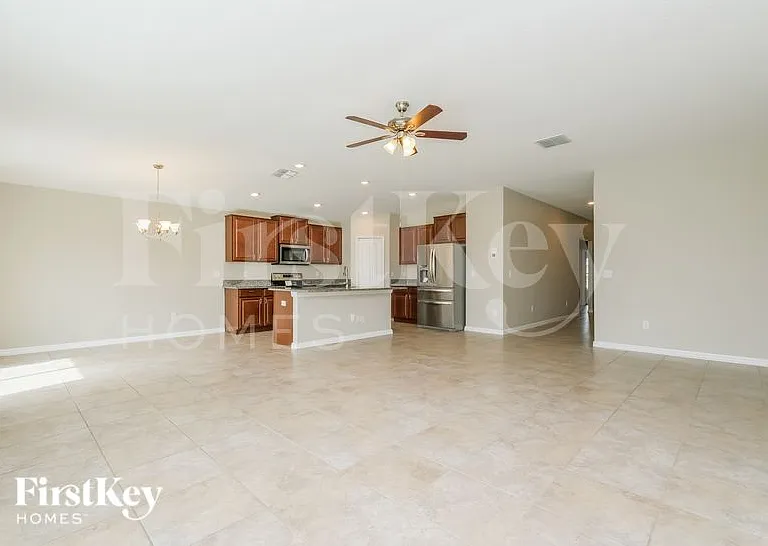 6117 Tremeza Pl — Photo 2