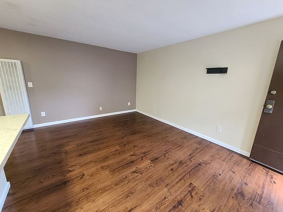 3rd image of 2138 Balboa Ave