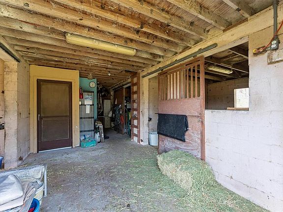 4th image of 1327 W State Road 40