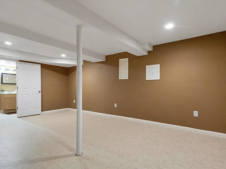 317 Lake Side View Ln — Photo 51
