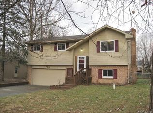 721 Harry Paul Dr, Lake Orion, MI