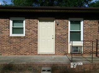 1425 1st Ave NW #4, Hickory, NC 28601