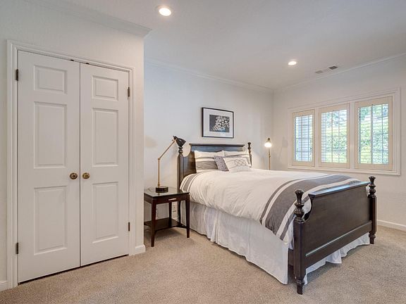 4th image of 8 Robert South Dr #8