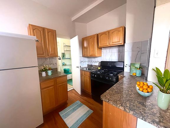 4th image of 25-44 43rd St #2