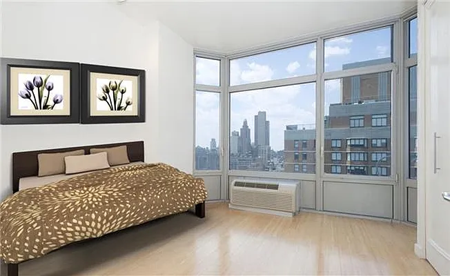 Rented by Empirelux LLC | media 9