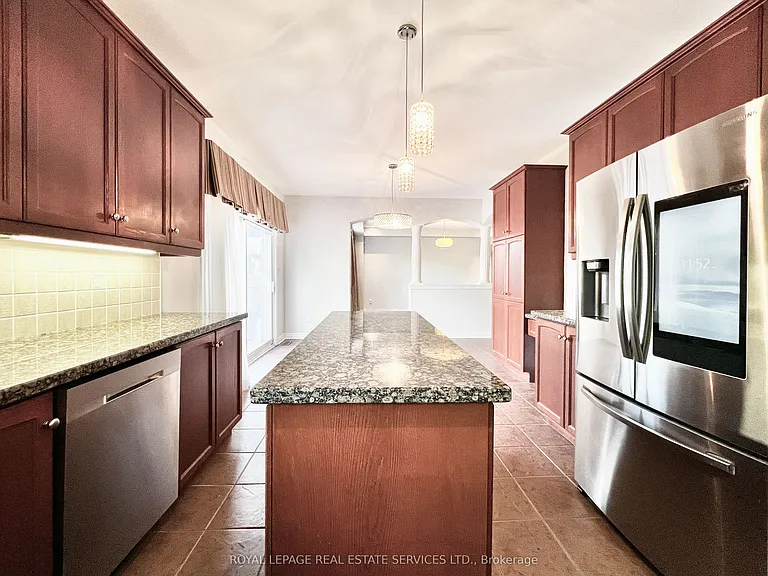 3306 Fox Run Cir — Photo 14