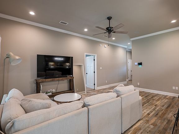 4th image of 3884 Zaun Cir