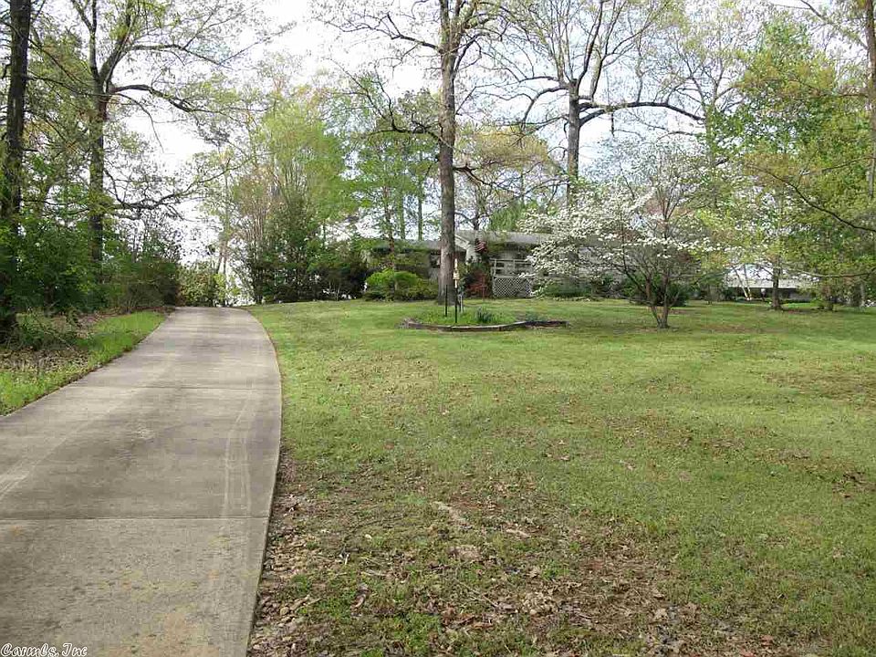 1st image of 16 County Line Dr