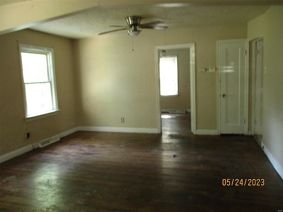 2nd image of 3677 Isolda Ave