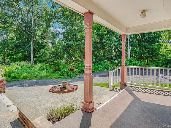 3rd image of 23 Kent Avenue