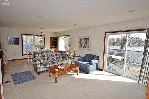 4th image of 6463 Hartwood Dr