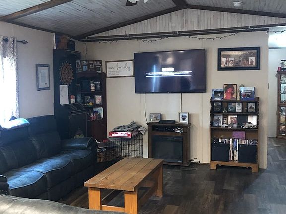 3rd image of 15583 Lee Ave