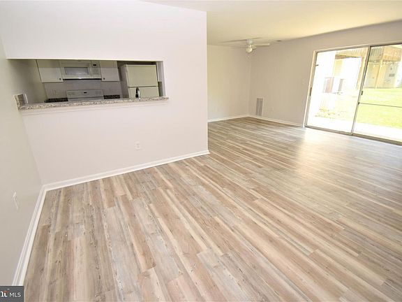 2nd image of 116 Water Fountain Way Unit 103