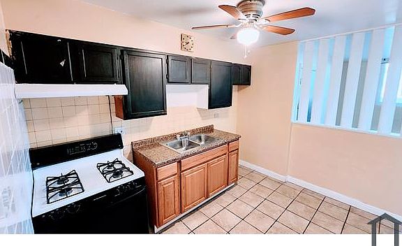 4th image of 2100 Williamsburg Dr APT 302