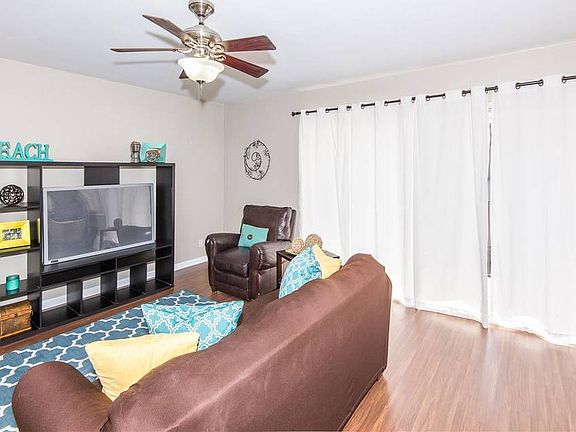 2nd image of 2940 W Carson St Unit 227