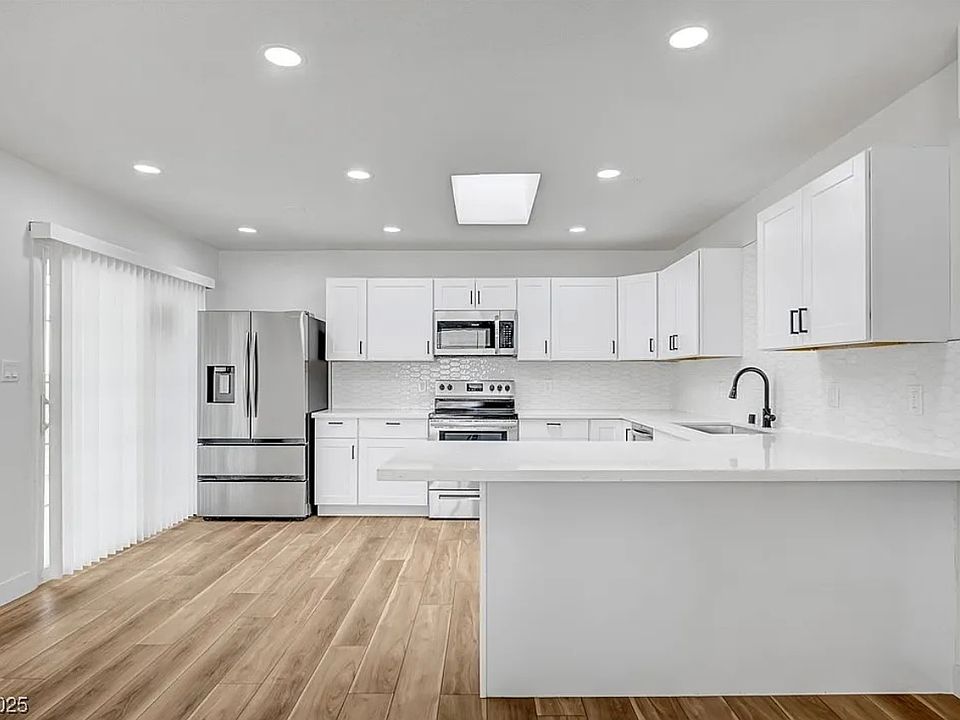 1st image of 6520 Evergreen Ave