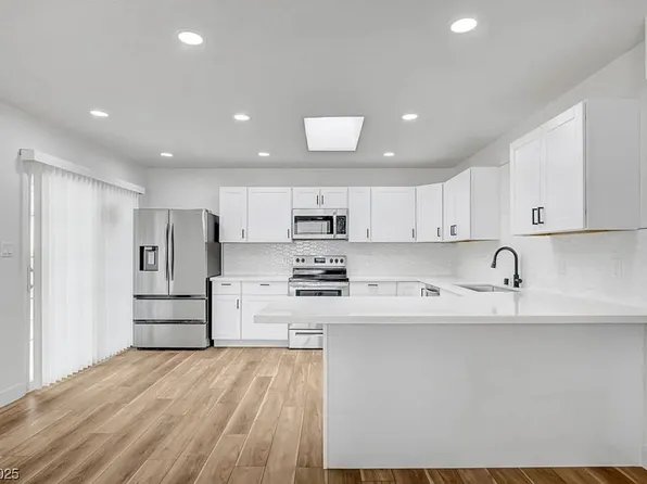 6520 Evergreen Ave, Las Vegas, NV 89107