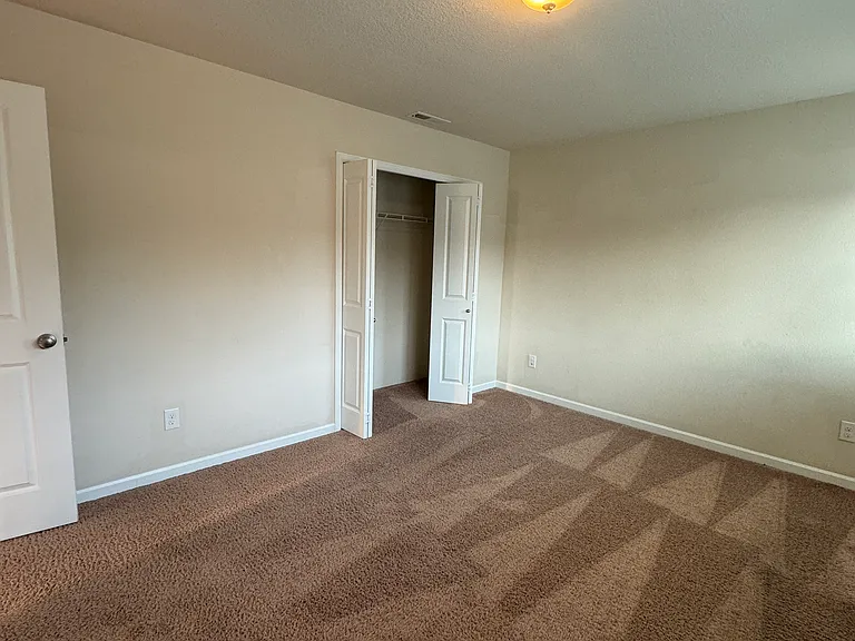 17531 SE Pinnacles St — Photo 27