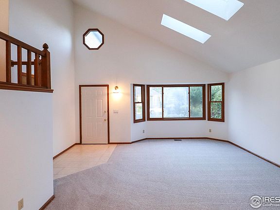 3rd image of 2961 Garrett Dr