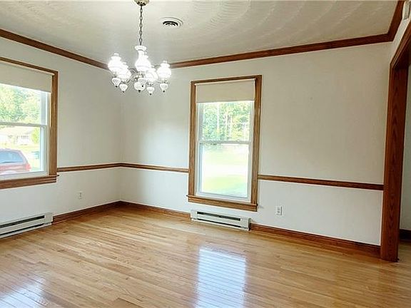 5th image of 141 Robin Ln