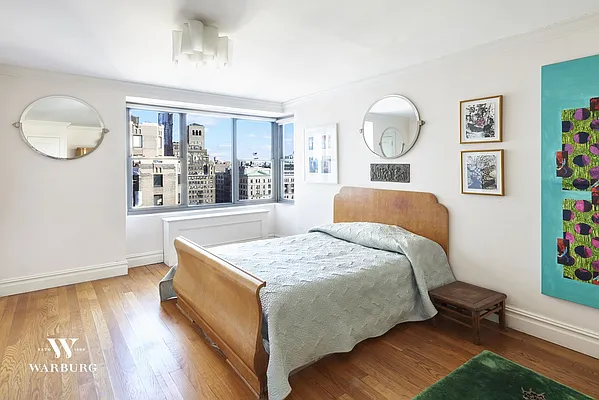 Sold by Warburg | media 18