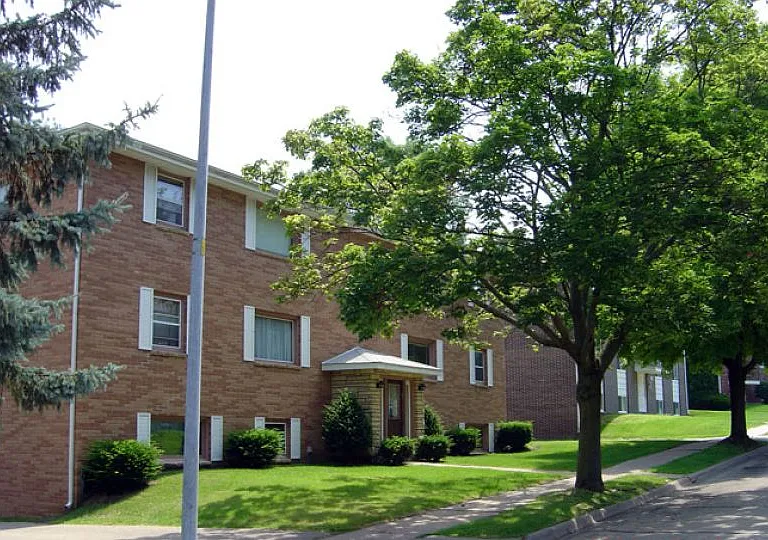 2970 Wildwood Dr — Photo 1