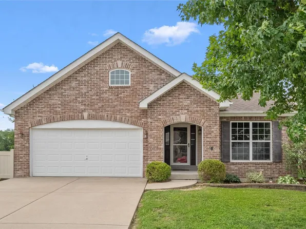 3061 Wye Oak Dr, Belleville, IL 62221