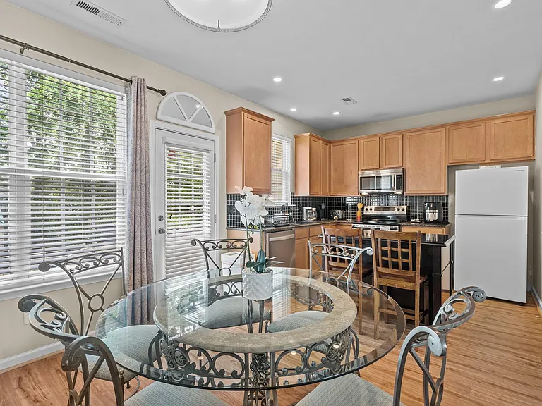 4134 Brenmar Ln — Photo 7