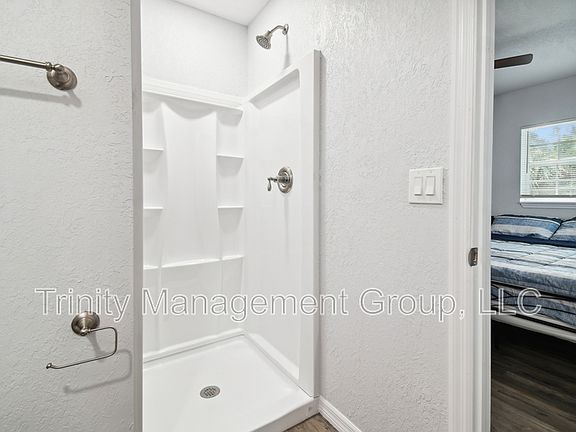 4th image of 1051 Dogwood Dr Room 3