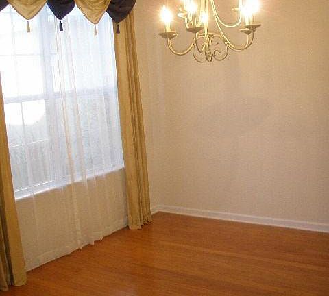 4th image of 654 S Bonaparte Ln