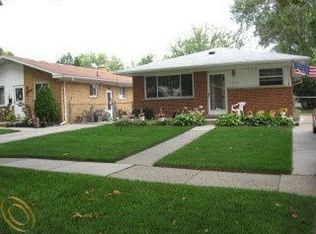 19314 Rensellor St, Livonia, MI 48152