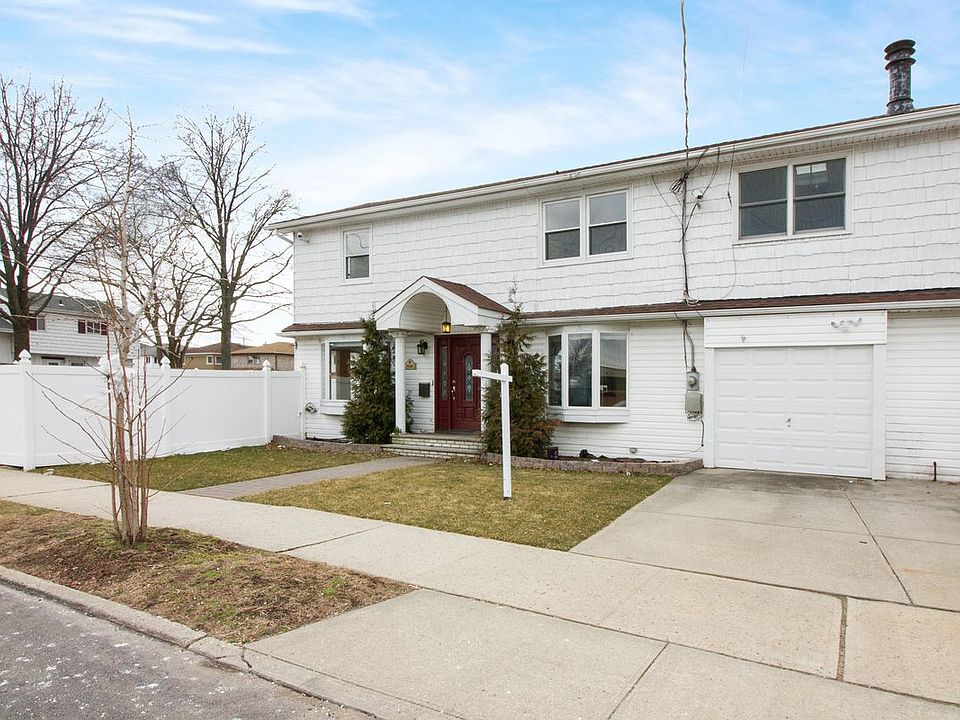 1st image of 16048 92nd St