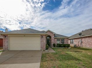 330 Montana Dr, Arlington, TX 76002