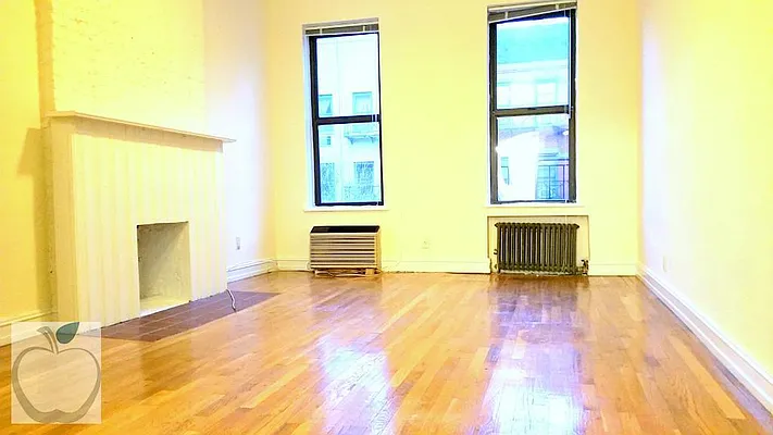 Rented by HOME RESIDENTIAL LLC | media 8