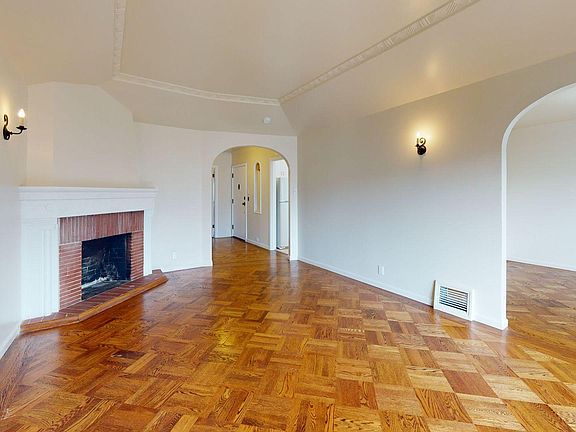 3rd image of 110 Forest View Dr