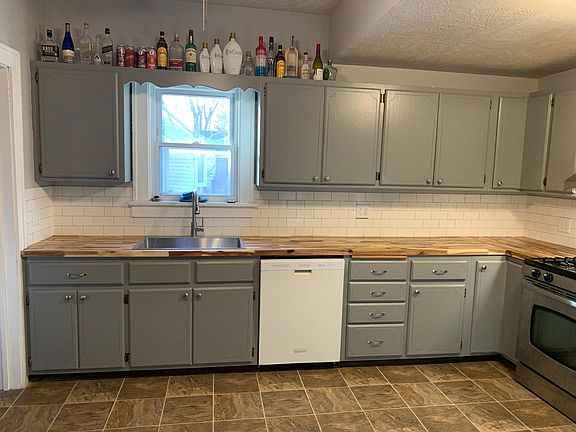 4th image of 3326 Vine St