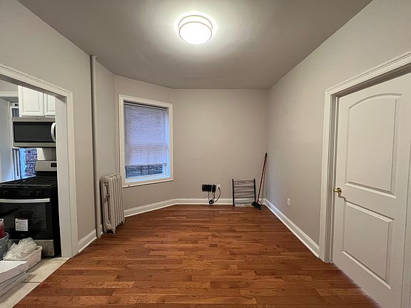 2nd image of 860 Pavonia Ave #7