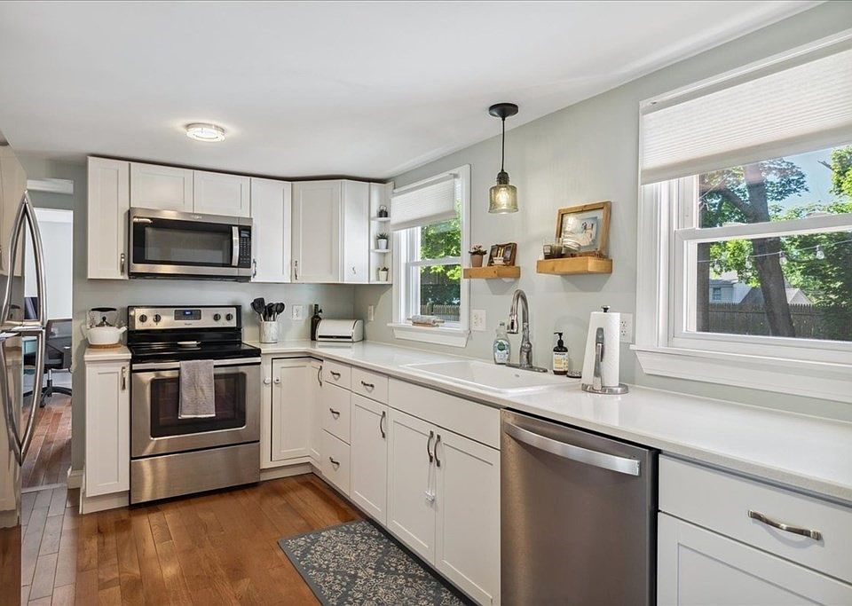 1st image of 25 Andrew Rd