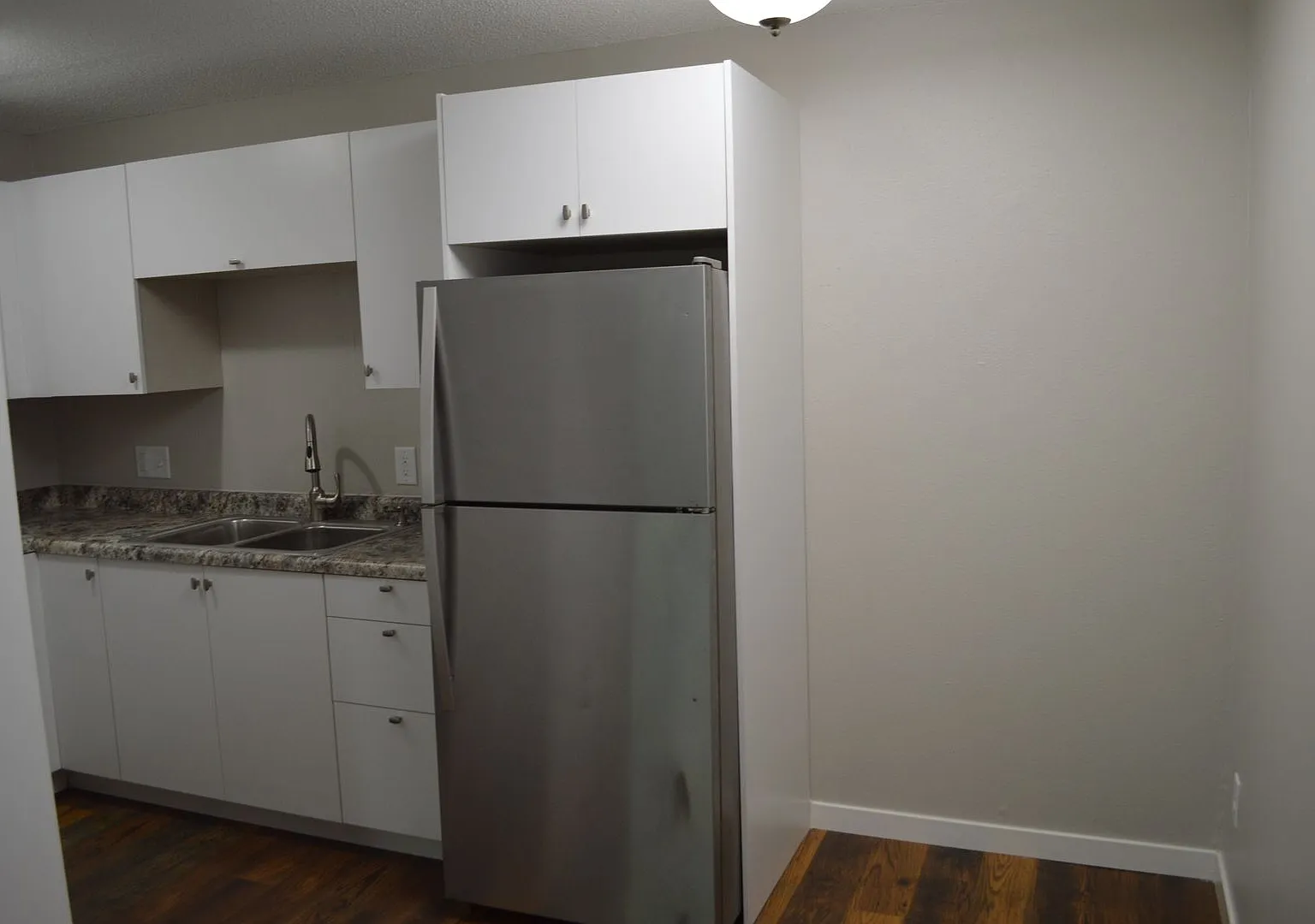 7th Ave. Apts. — Photo 4