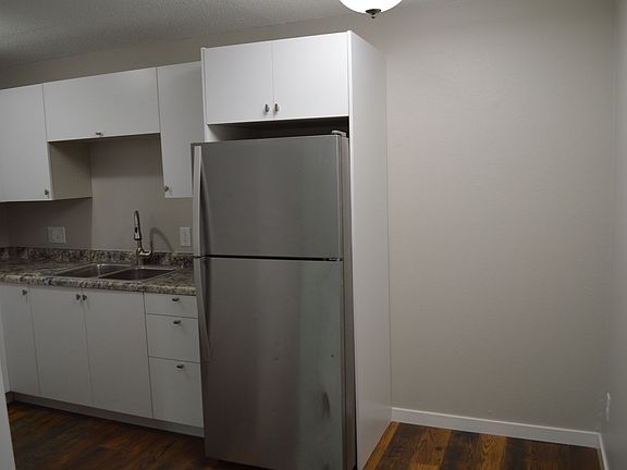 4th image of 1409 7th Ave N #4