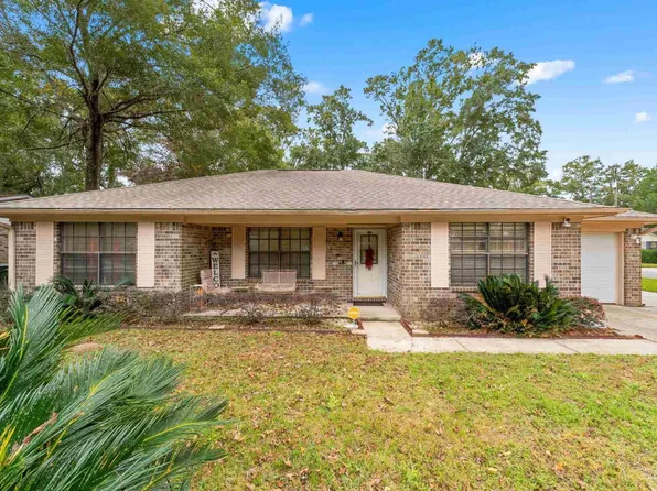 825 Maple Woods Dr, Pensacola, FL 32534