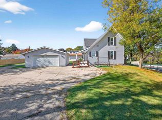 217 Prospect St, Combined Locks, WI 54113