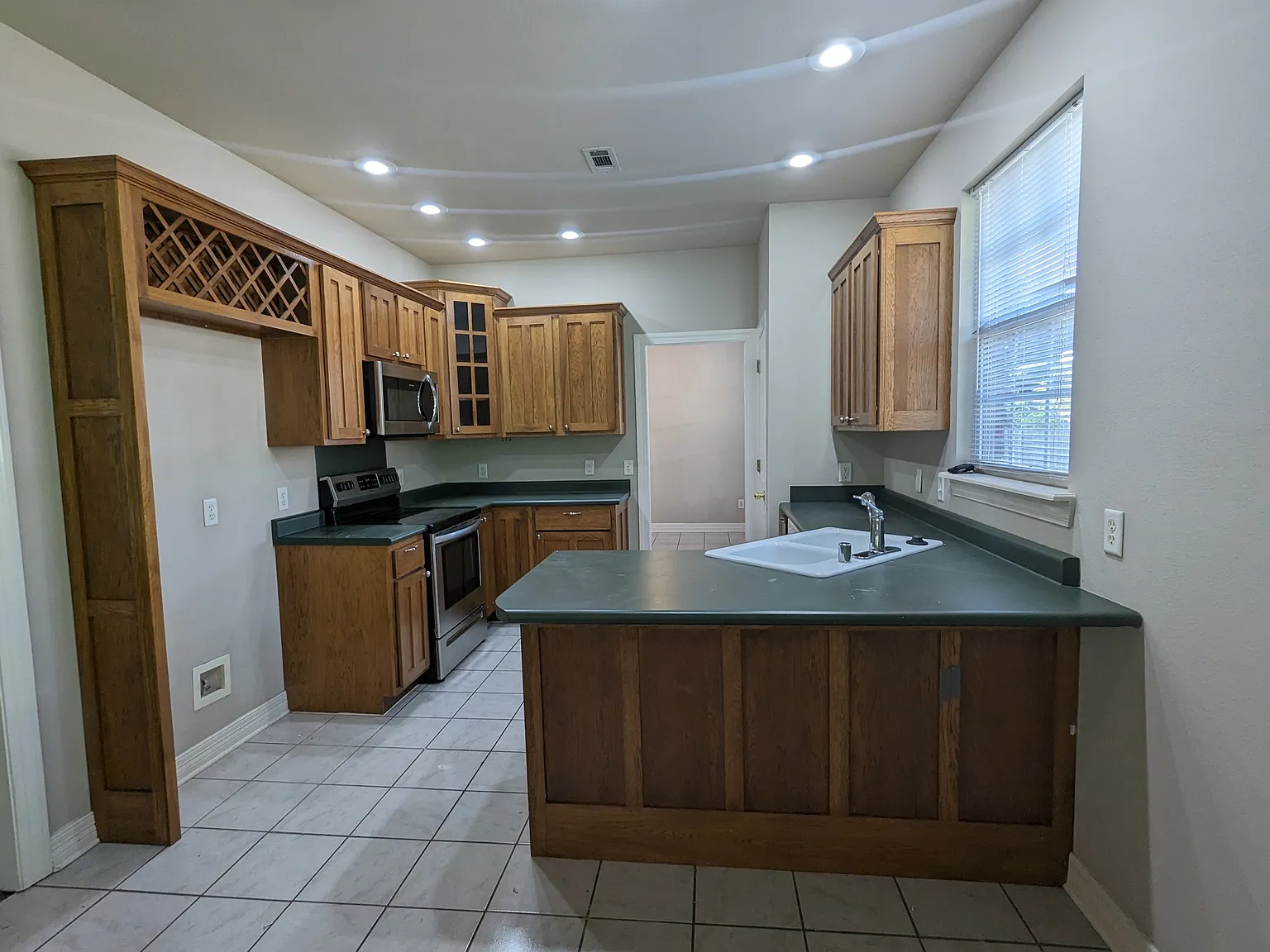 3 bed, 1746 sqft, $2,000 — Photo 3