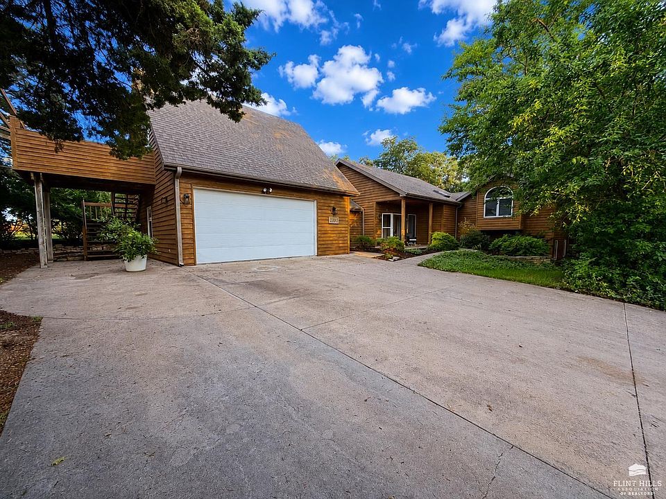 1st image of 2303 Wildwood Ln