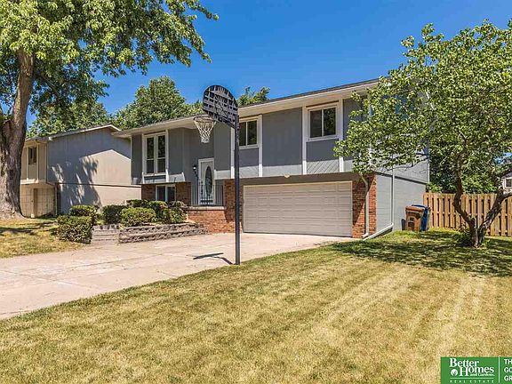 3rd image of 2802 Jack Pine St