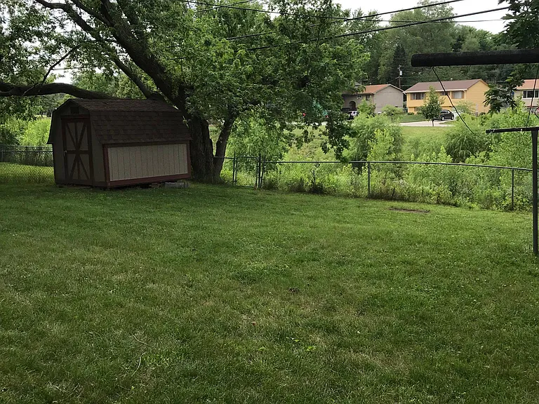 7410 Valley Rd — Photo 5